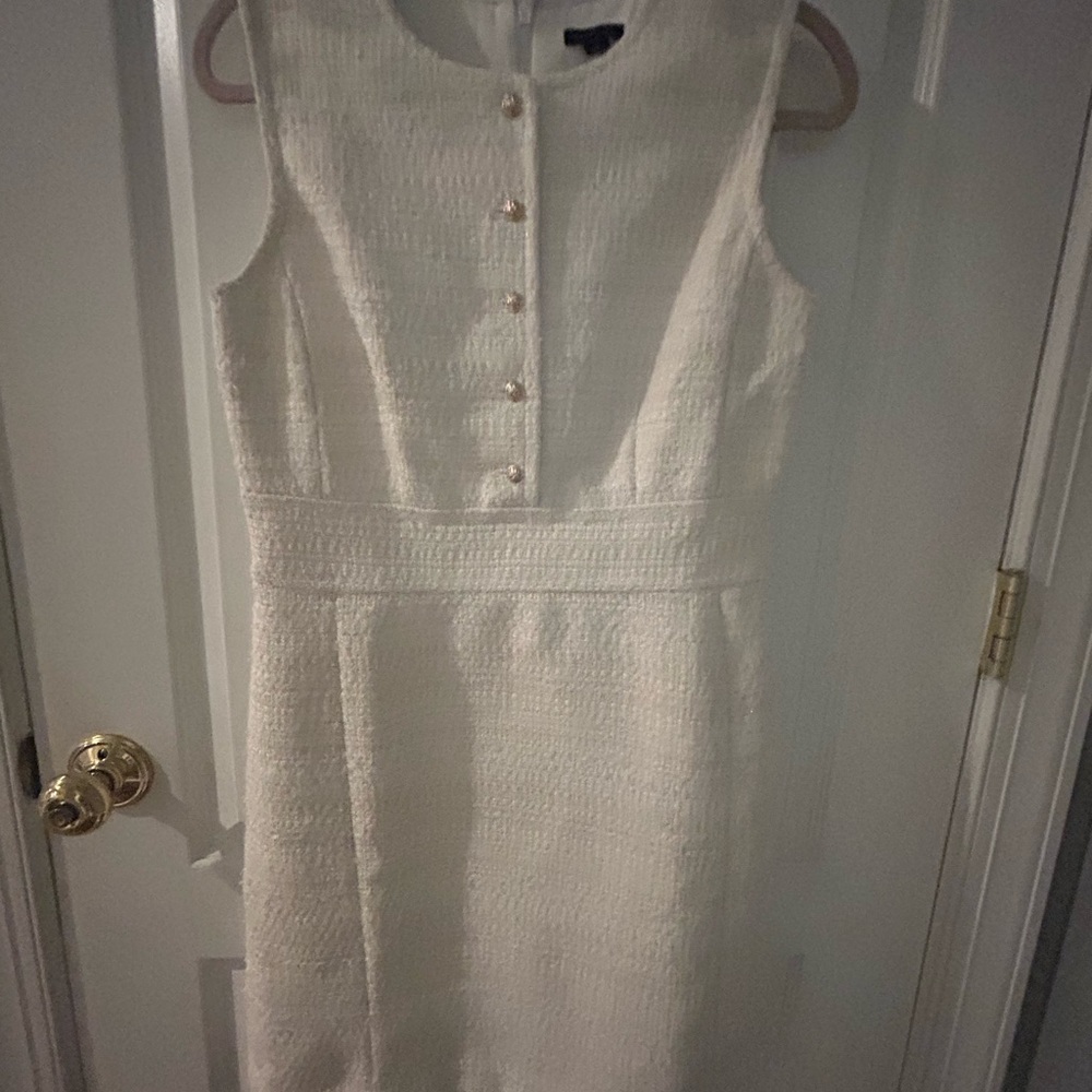 Elegant White Tweed Sleeveless Dress
